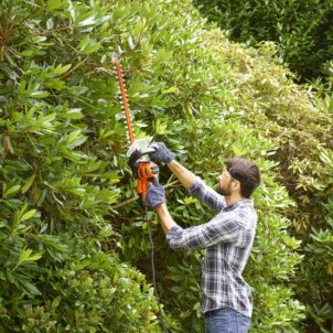 BEHTS401 Hedge Strimmer® with Saw Blade 55cm 500W 240V - Image 2