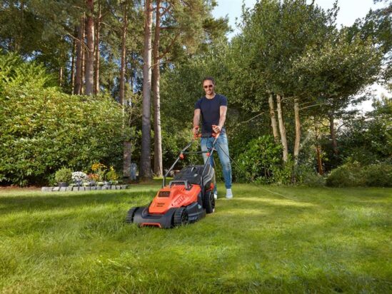 BEMW481BH Mower with Bike Handle 42cm 1800W 240V - Image 2