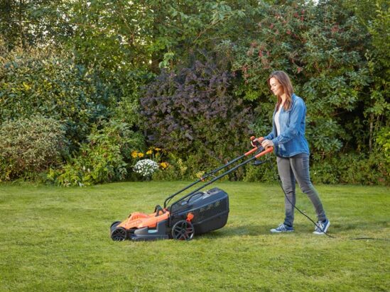 BEMW481BH Mower with Bike Handle 42cm 1800W 240V - Image 3