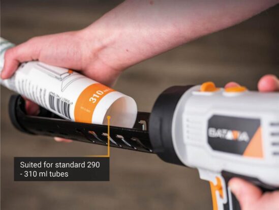 MAXXPUSH Caulking Gun with LED Light 6V (AA Batteries) - Image 3