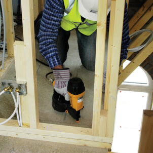 N66C-2-E Pneumatic Coil Nailer Variable Depth Control - Image 2