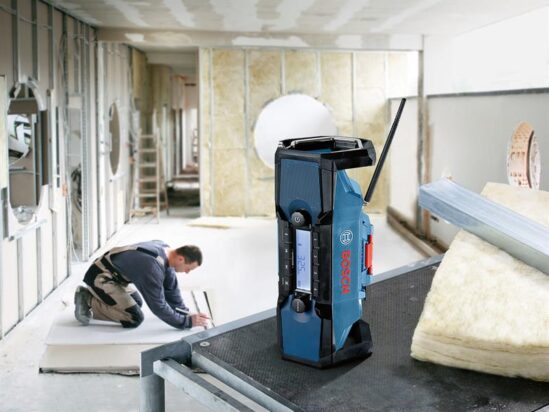 GPB 18V-2 C Professional Bluetooth Radio 240V & Li-ion Bare Unit - Image 2