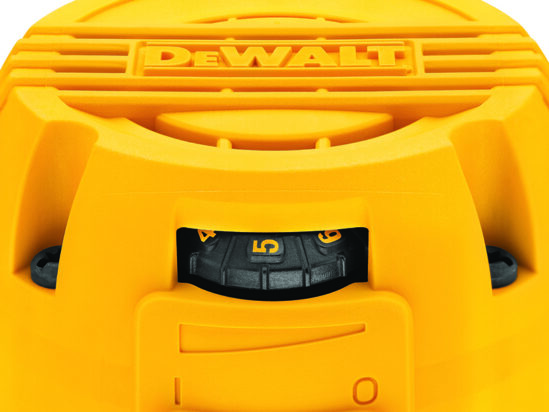 D26200 1/4in Compact Fixed Base Router 900W 110V - Image 3