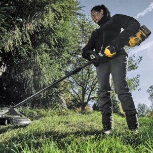 DCMAS5713X1 XR FlexVolt Split Boom System + Grass Trimmer 54V 1 x 3.0Ah Li-ion