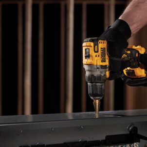 DCD701D2 XR Brushless Sub-Compact Drill Driver 12V 2 x 2.0Ah Li-ion - Image 2
