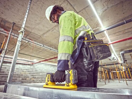 DCE590N Grabo Suction Lifter 18V Bare Unit - Image 4