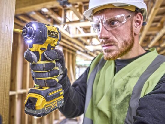 DCF870E2T Hyrdralic Impact Driver 18V 2 x 1.7Ah POWERSTACK™ Li-ion - Image 4