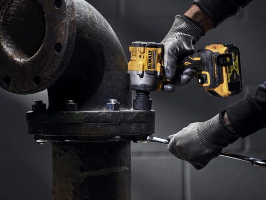 DCF921P2T XR BL 1/2in Impact Wrench 18V 2 x 5.0Ah Li-ion - Image 5