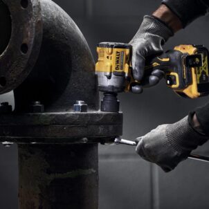 DCF922P2T XR BL 1/2in Impact Wrench 18V 2 x 5.0Ah Li-ion - Image 4