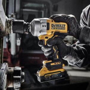 DCF961N High Torque 1/2in Impact Wrench 18V Bare Unit - Image 4