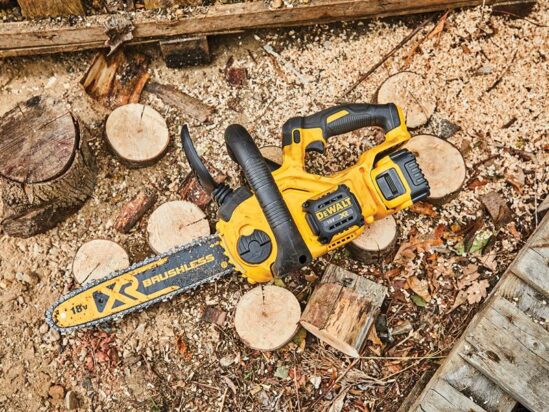 DCM565N XR Brushless Chainsaw 18V Bare Unit - Image 4