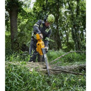 DCMCS575N XR FlexVolt Chainsaw 50cm Bar 54V Bare Unit - Image 3
