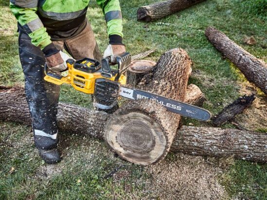 DCMCS575N XR FlexVolt Chainsaw 50cm Bar 54V Bare Unit - Image 5