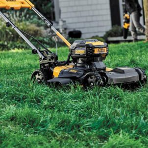 DCMSP564N XR Brushless Self-Propelled Lawnmower 53cm 36V Bare Unit - Image 2