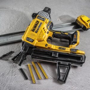 DCN890P2 XR Brushless Concrete Nailer 18V 2 x 5.0Ah Li-ion - Image 4
