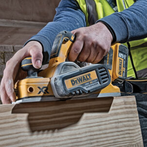 DCP580P2 XR Brushless Planer 18V 2 x 5.0Ah Li-ion - Image 3