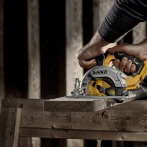 DCS512D2 Brushless XR Circular Saw 12V 2 x 5.0Ah Li-ion - Image 3