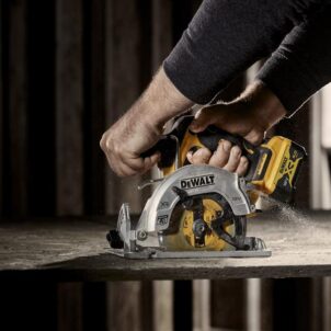 DCS512D2 Brushless XR Circular Saw 12V 2 x 5.0Ah Li-ion - Image 4