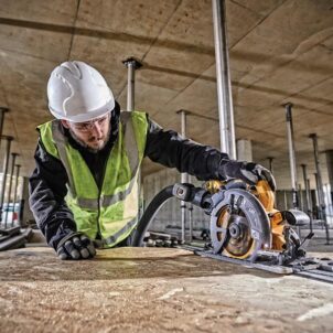 DCS579T2 XR FlexVolt Circular Saw 190mm 54V 2 x 2.0Ah Li-ion - Image 3