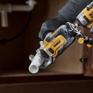 DT20560 Impact Rated PVC Pipe Cutter - Image 3