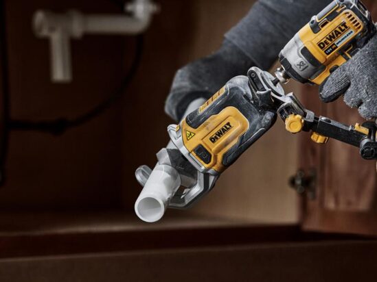 DT20560 Impact Rated PVC Pipe Cutter - Image 3