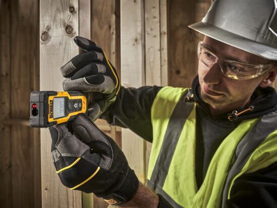 DWHT77100 Laser Distance Measure 30m - Image 3