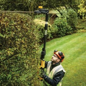 DCMPH566N XR Pole Hedge Trimmer 18V Bare Unit - Image 2