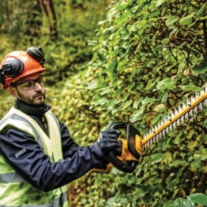 DCMPH566N XR Pole Hedge Trimmer 18V Bare Unit - Image 3