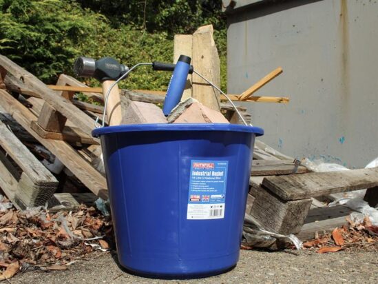 Builder's Industrial Bucket 14 litre (3 gallon) - Blue - Image 4
