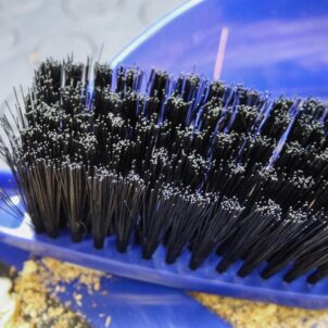Plastic Dustpan & Brush Set - Image 2