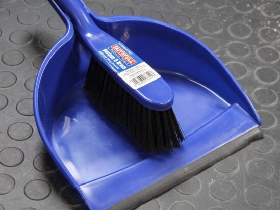 Plastic Dustpan & Brush Set - Image 4