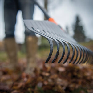 Solid™ Leaf Rake - Large