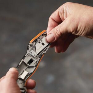 CarbonMax Retractable Utility Knife - Image 4