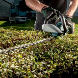 AHS 18-65 V Hedge Trimmer 18V Bare Unit - Image 4