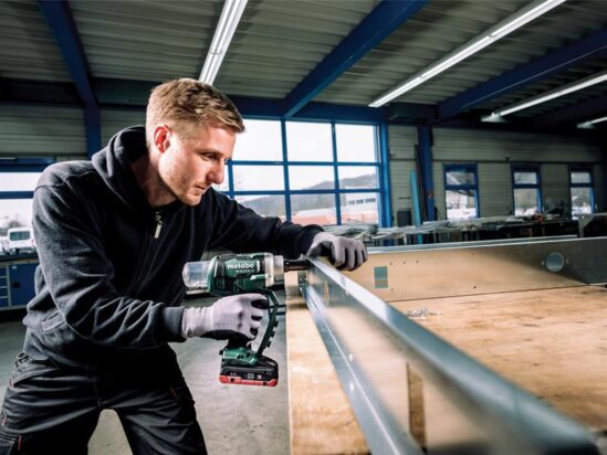 NP 18 LTX BL 5.0 Brushless Rivet Gun + metaBOX 18V Bare Unit - Image 2