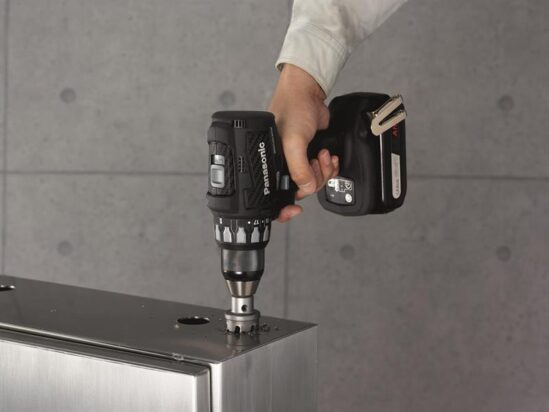 EY74A2XT32 Brushless Drill/Driver & Systainer Case 18V Bare Unit - Image 3