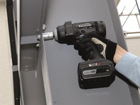 EY7552X Heavy-Duty Impact Wrench 18V Bare Unit - Image 3