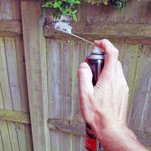 Wasp Nest Destroy Foam Aerosol 300ml - Image 2