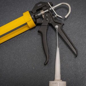 Roughneck Heavy Duty Sealant Gun 10.1/2 IN - Image 2