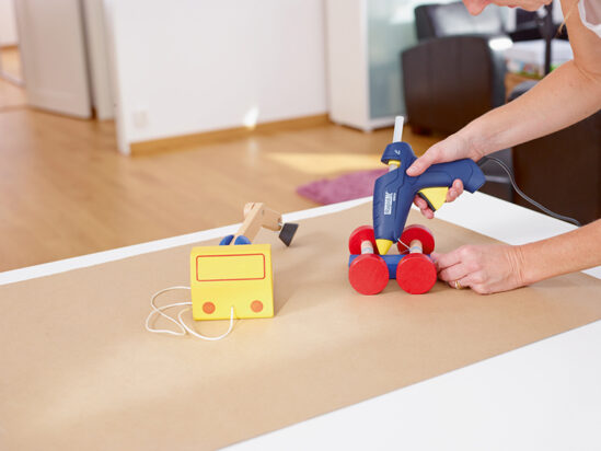 EG212 Multi-Purpose Glue Gun 200W 240V - Image 2