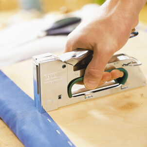 R14 PRO Heavy-Duty Hand Tacker (140 Staples 6-8mm) - Image 2