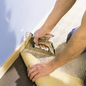 PRO R34 Heavy-Duty Hand Tacker (140 Staples 6-14mm)