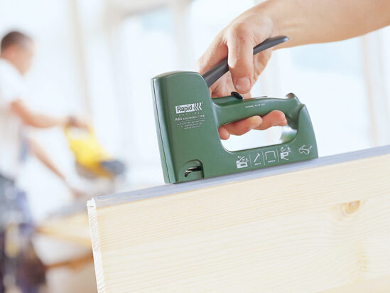 R64E Ergonomic Combi Tacker - Image 3