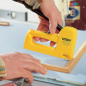 R83 Handy Fine Wire Staple Gun - Image 3