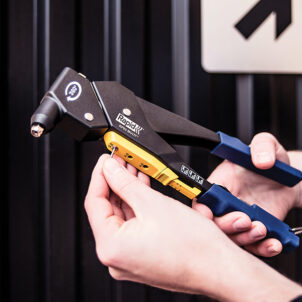 RP60 MULTI™ Pivoting Head Riveter - Image 3
