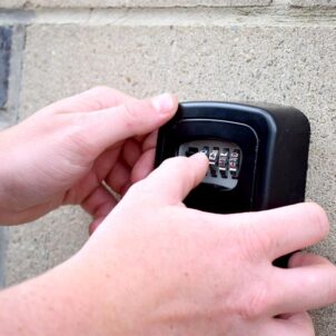 4 Dial Combination Key Safe - Image 3