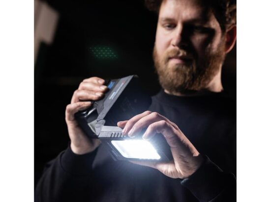 BASIC CONNECT Compact Floodlight 18V Bare Unit - Image 5