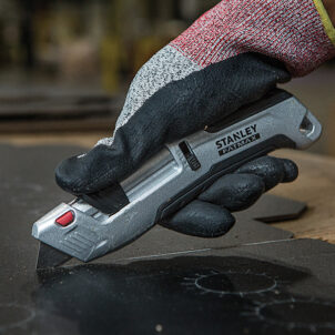 FatMax® Premium Auto-Retract Tri-Slide Safety Knife - Image 3