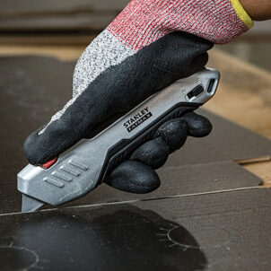 FatMax® Premium Auto-Retract Squeeze Safety Knife