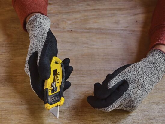 Control-Grip™ Retractable Utility Knife - Image 2